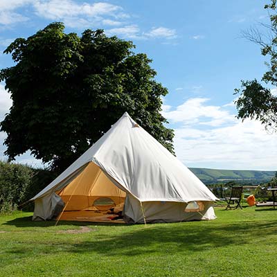 Glamping we Włoszech: luksusowe namioty, doświadczenia i jak wybrać